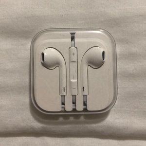Apple wired earphones